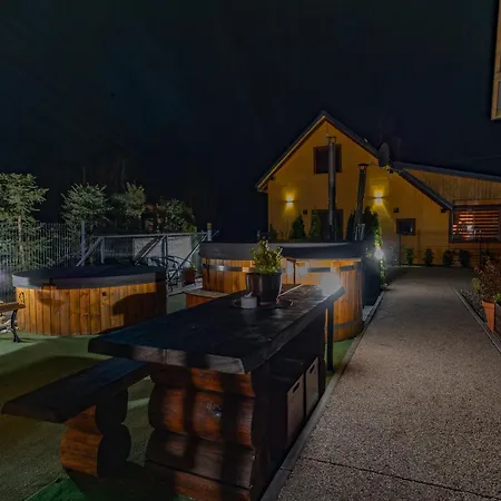 Drewniany Daria I Tomek 2 Na 8 Osób *